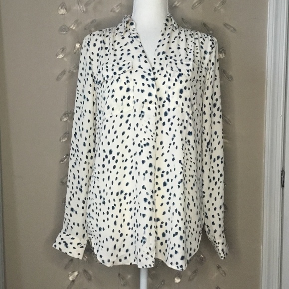 Ann Taylor Tops - NWT Ann Taylor Spotted Half Button Blouse